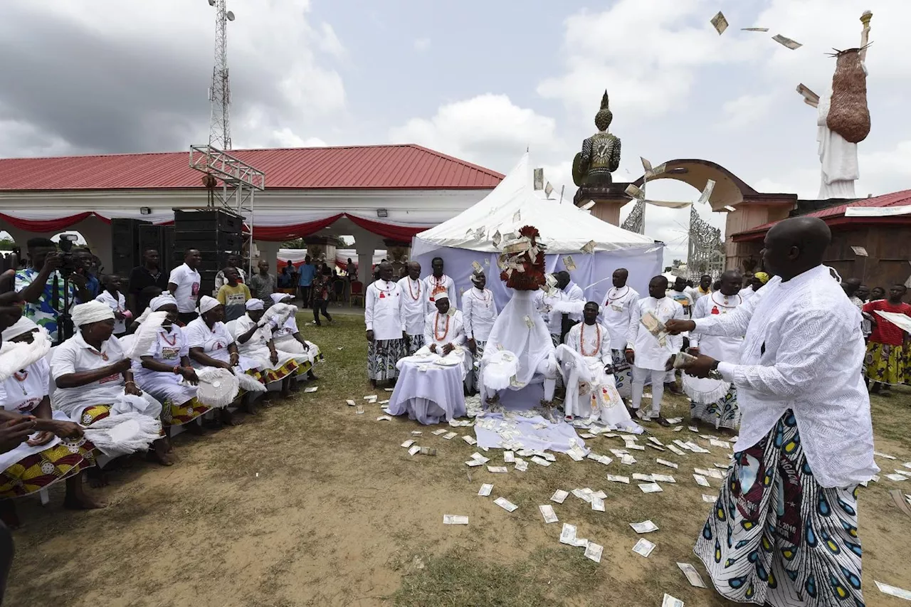 Au Nigeria, la traditionnelle «douche de billets» dans le collimateur des autorités