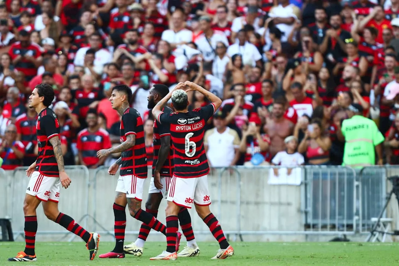 Ayrton Lucas sente incômodo na coxa e será reavaliado pelo Flamengo