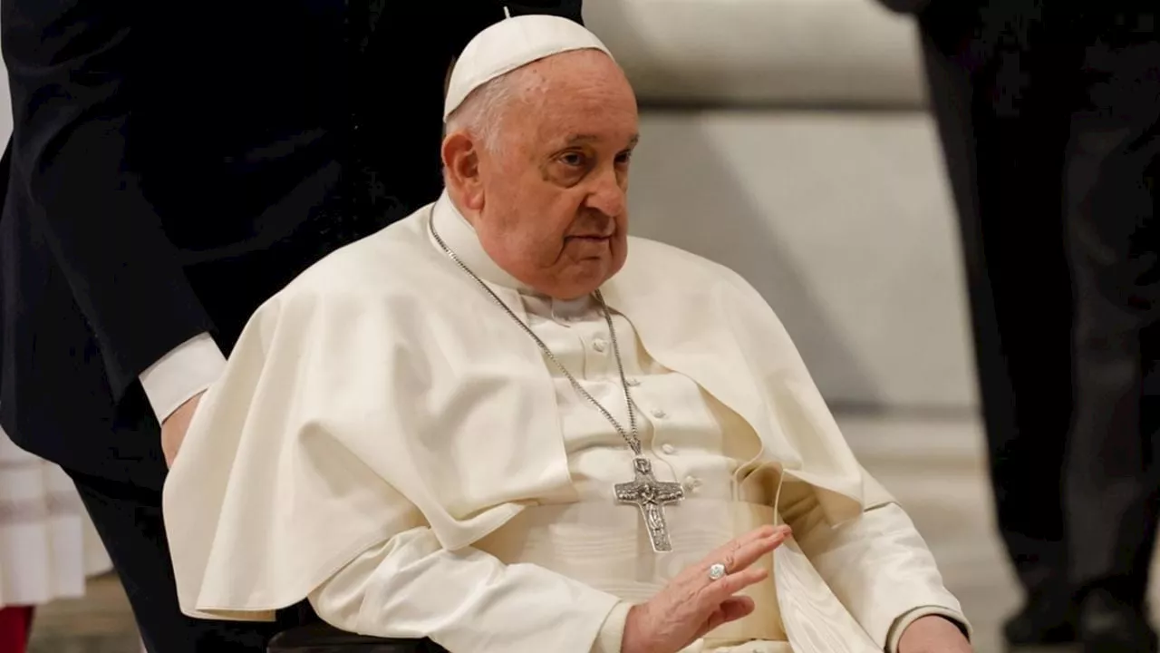 La &quot;extraña&quot; disculpa del papa Francisco por insulto homofóbico