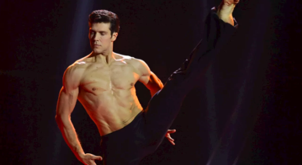 Roberto Bolle, viso perfetto a 49 anni: ecco il suo segreto tutto da copiare