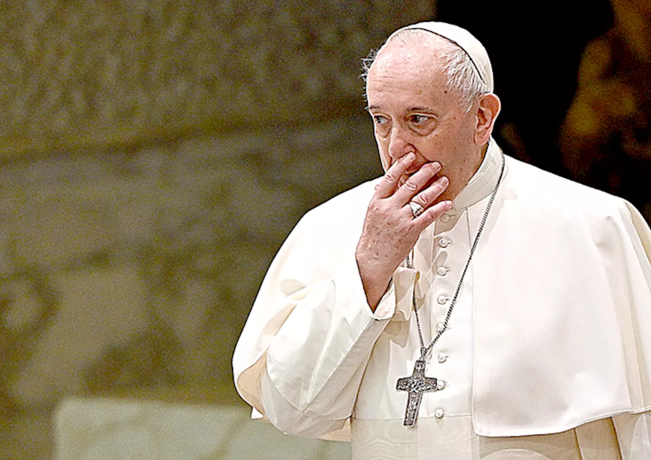 Pope Francis apologizes for gay slur