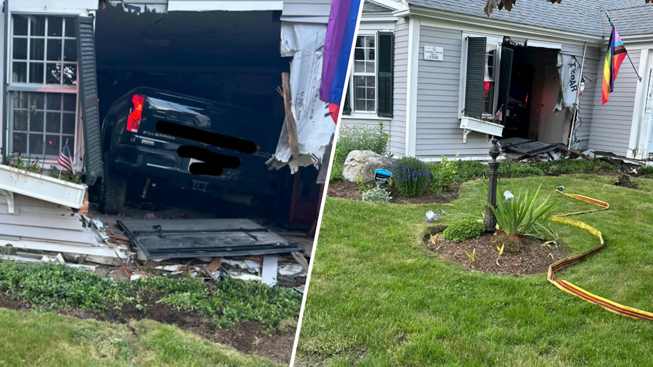 ‘Heartbreaking': Pickup truck crashes into centuries-old Norwell house