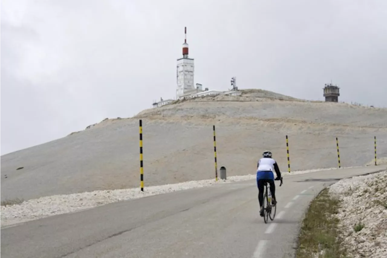 Vlaamse fietser (42) overleden tijdens afdaling van Mont Ventoux na aanrijding door auto