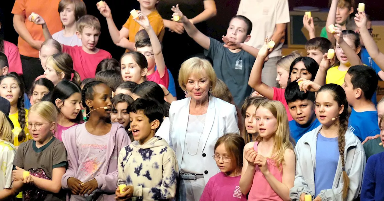 Dieses Projekt von Liz Mohn sorgt im Gütersloher Theater für Jubel bei 500 Zuschauern