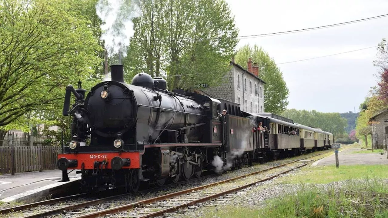 Tracté par une locomotive de 1917, ce train historique parcourt les plus beaux paysages d’Auvergne