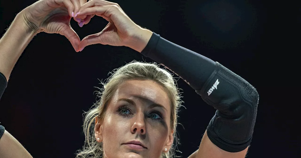 Ervaren Laura Dijkema strijdt met volleybalsters om ticket voor Parijs: 'Ik gun het dit team'