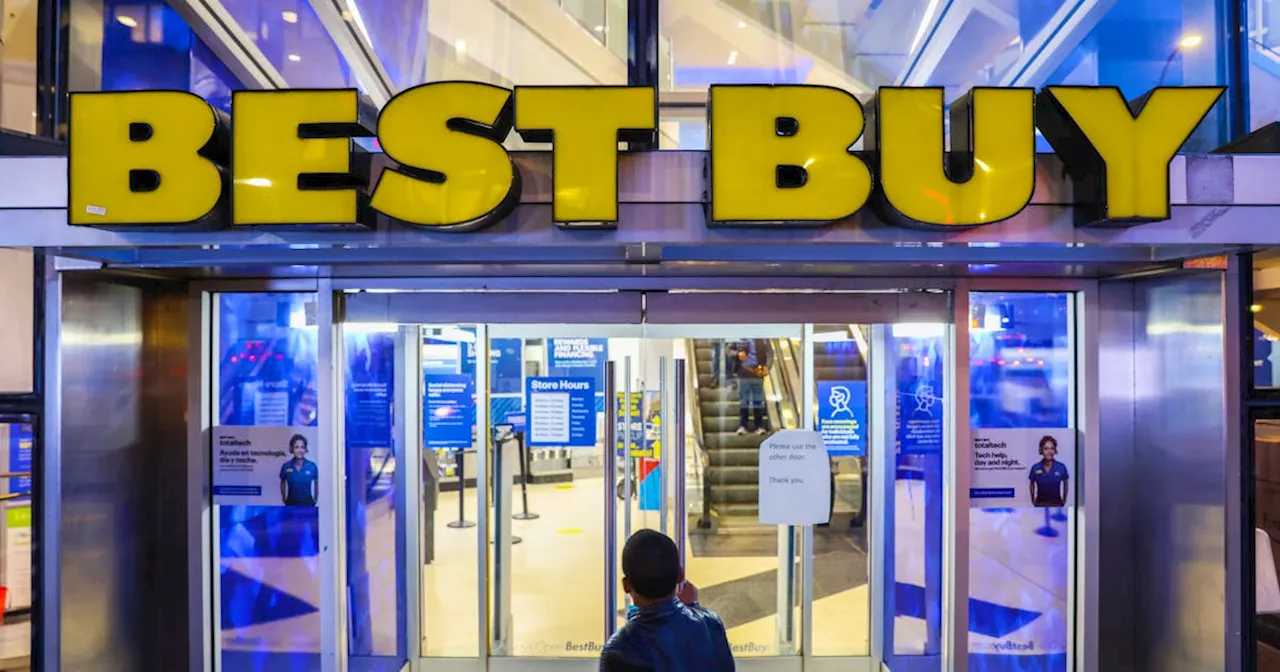 Best Buy set for tenth straight quarter of sales drop on weak electronics spending