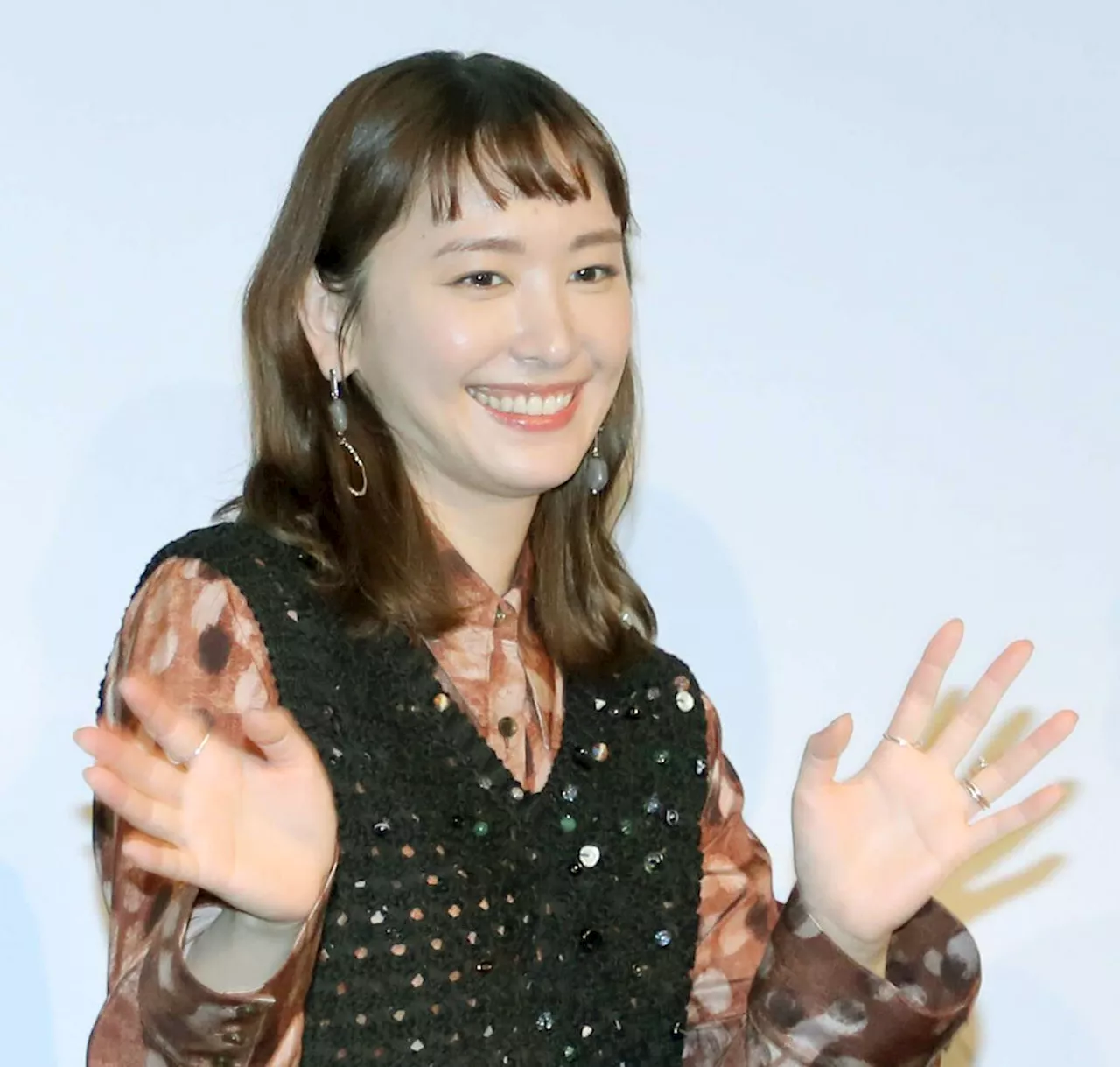 新垣結衣、ＳＮＳ上でのうわさ真っ向否定後初の公の場 騒動言及はせずも晴れやかな笑顔