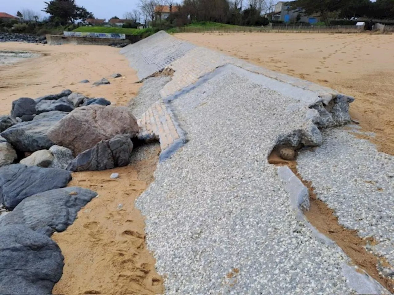 Érosion sur l’île d’Oléron : un collectif de riverains envoie une motion au Premier ministre