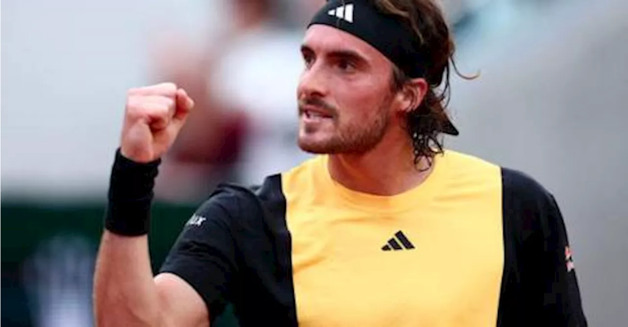 Tsitsipas reaches French Open third round