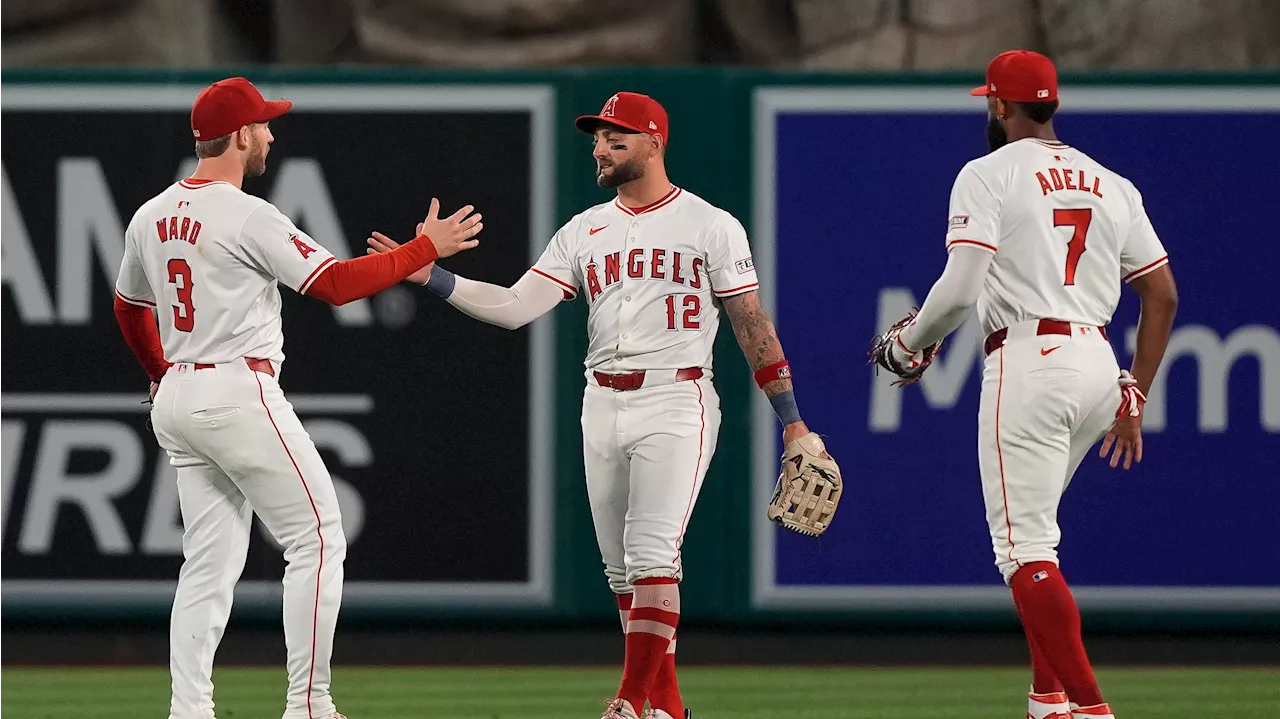 Ward's double in 8th inning propels Angels over Yankees