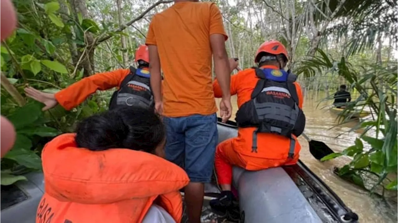 Dua dari Tiga Penumpang Minibus Terseret Banjir Bandang di OKU Belum Ditemukan