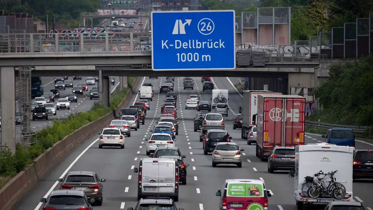 Langes Fronleichnam-Wochenende: Staus und volle Züge in NRW