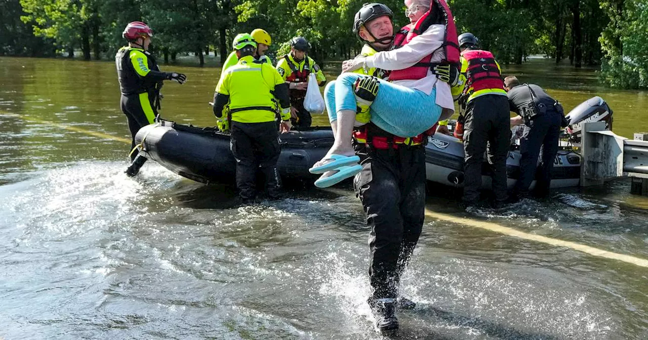 Torrential rains inundate southeastern Texas, closing schools and roads