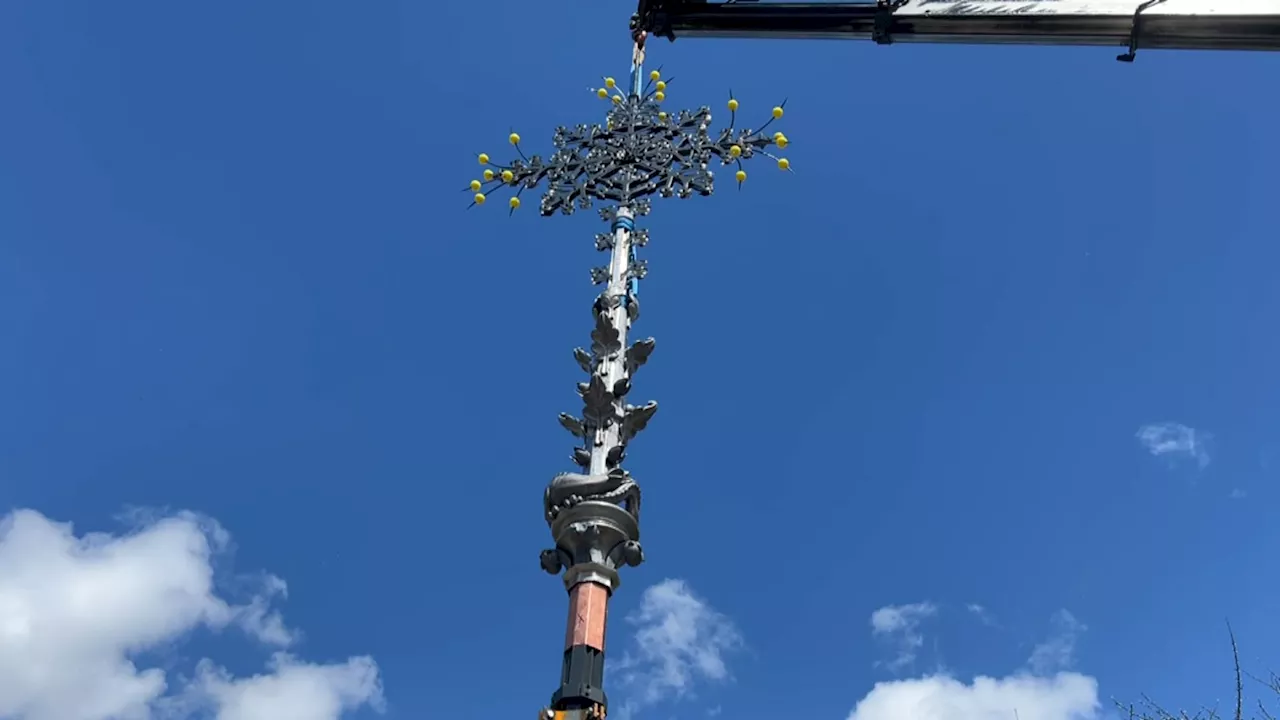 Calvados: la croix de Notre-Dame de Paris restaurée à Saint-Aubin-des-Bois