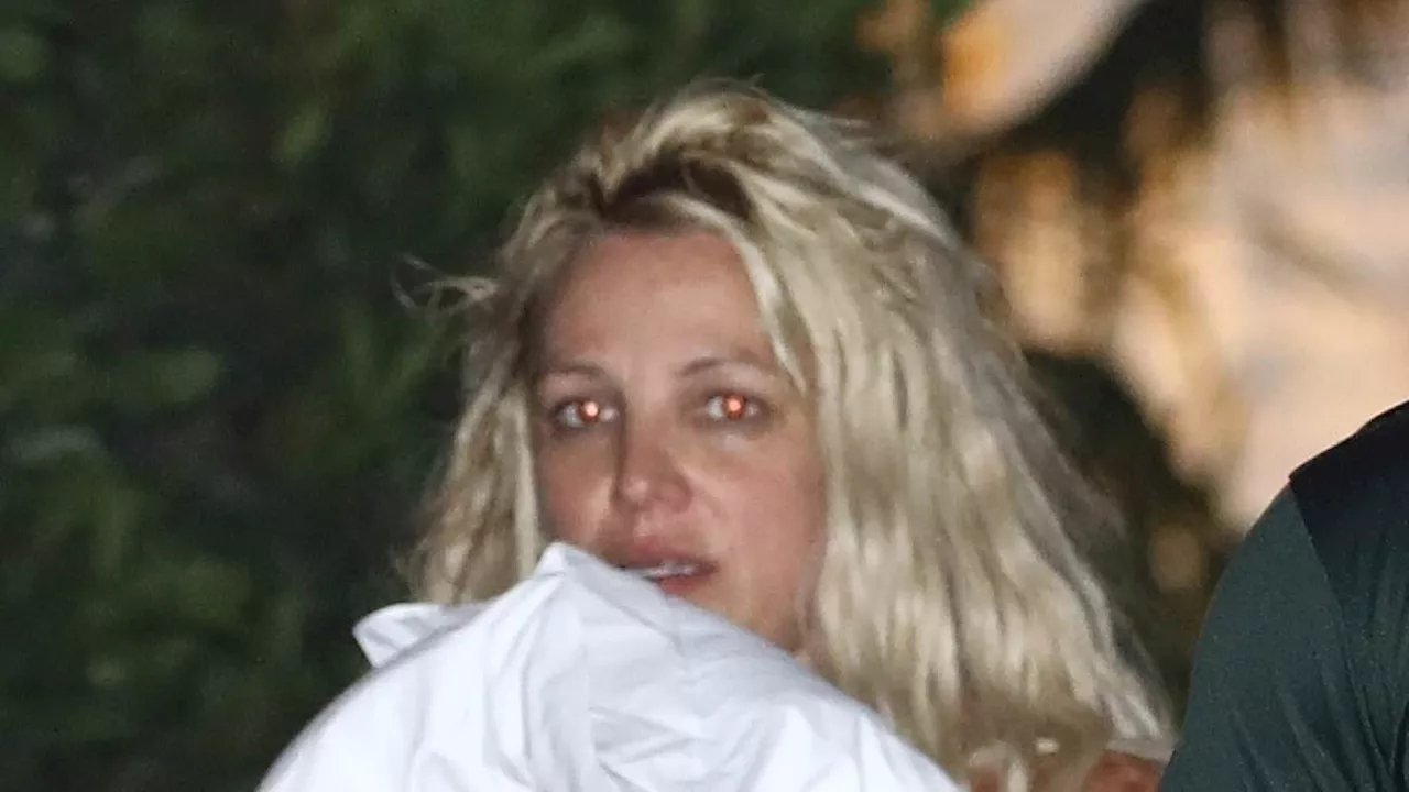 Britney Spears sparks 'mental health crisis' concerns at Chateau Marmont in LA as barefoot star is...