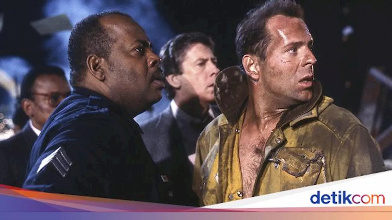 Bruce Willis Hampir Mati Terbakar di Die Hard