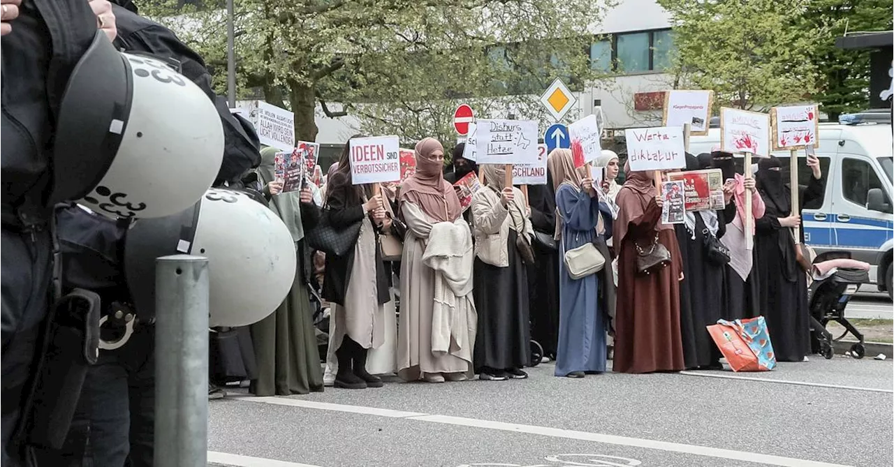 „Unterdrückte“ Freunde des Kalifats: Wie Islamisten die Rhetorik der Linken und Rechten übernehmen