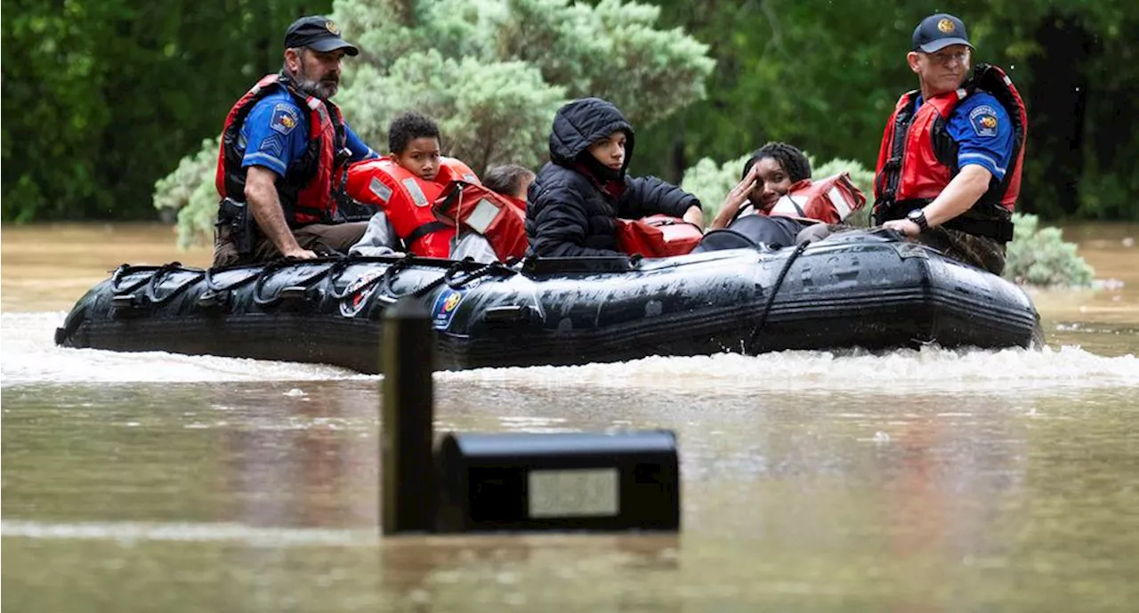 Autoridades de Texas advierten sobre riesgo de inundaciones y ordenan evacuaciones