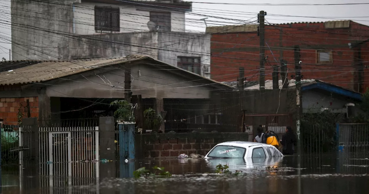 Fuertes lluvias provocan inundaciones 'sin precedentes' en Brasil, dejan 37 muertos y 74 desaparecidos