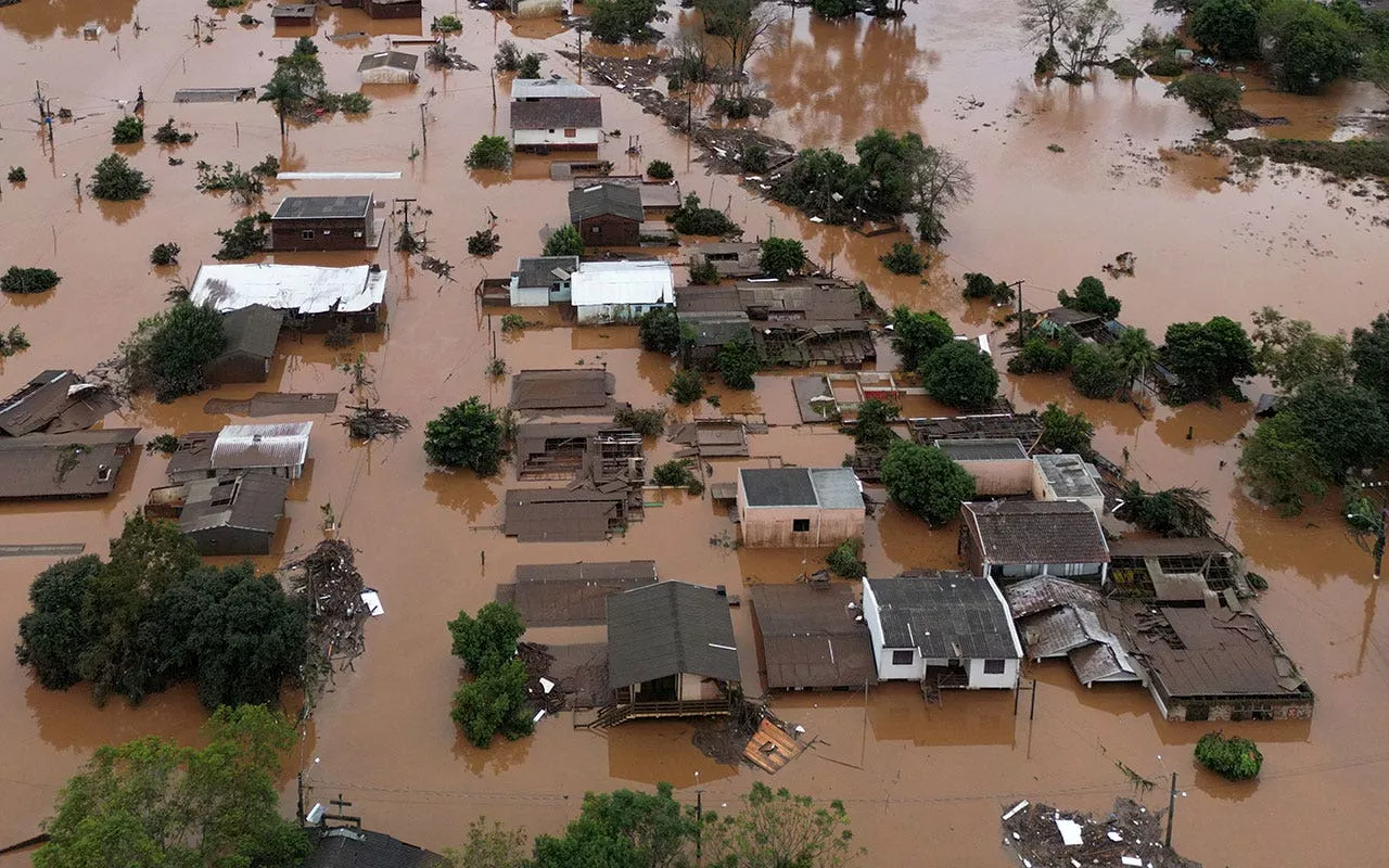 31 confirmed dead as heavy rains continue to batter southern Brazil, authorities say