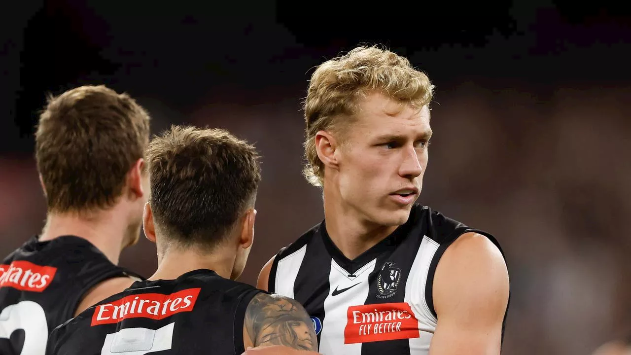 ‘Writing on the wall’ for snubbed Pie who’s ‘clearly’ on the outs amid murky AFL future