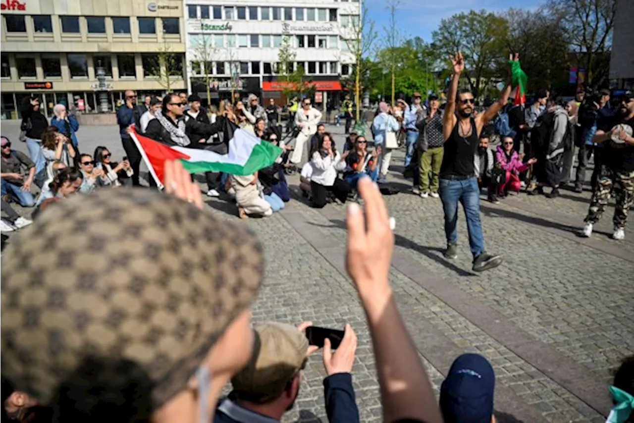 Man en vrouw verbranden Koran in Malmö, dag voor start Eurovisiesongfestival