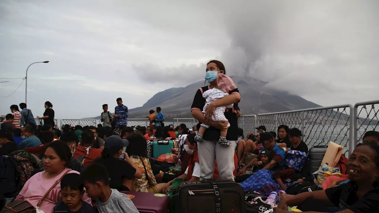 Mount Ruang eruption triggers earthquake on Mount Gamalama, Ternate