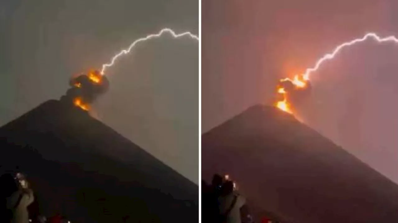 Captan el impacto de un rayo en el cráter del Volcán de Fuego en plena erupción: VIDEO