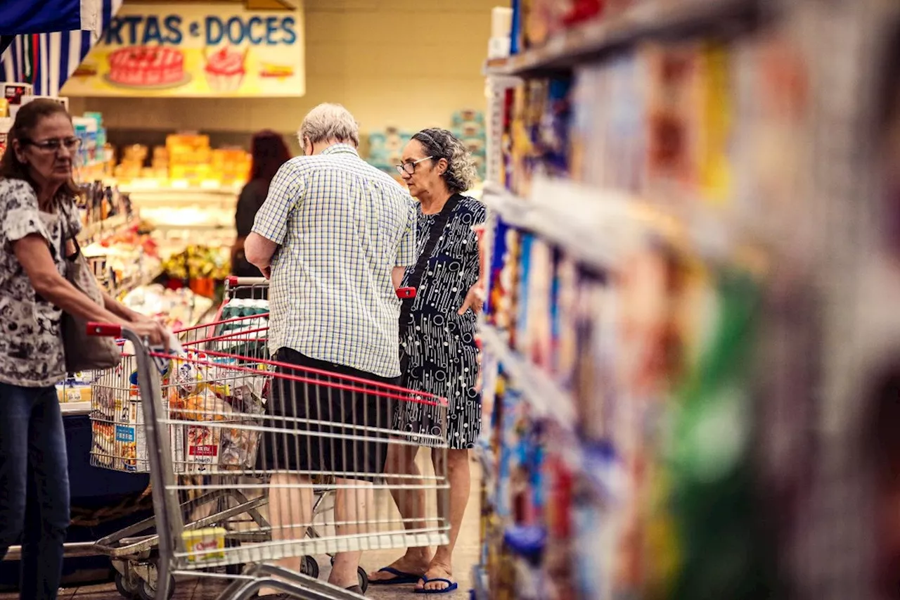 Cashback, aumento do Bolsa Família ou da cesta básica, o que é melhor?