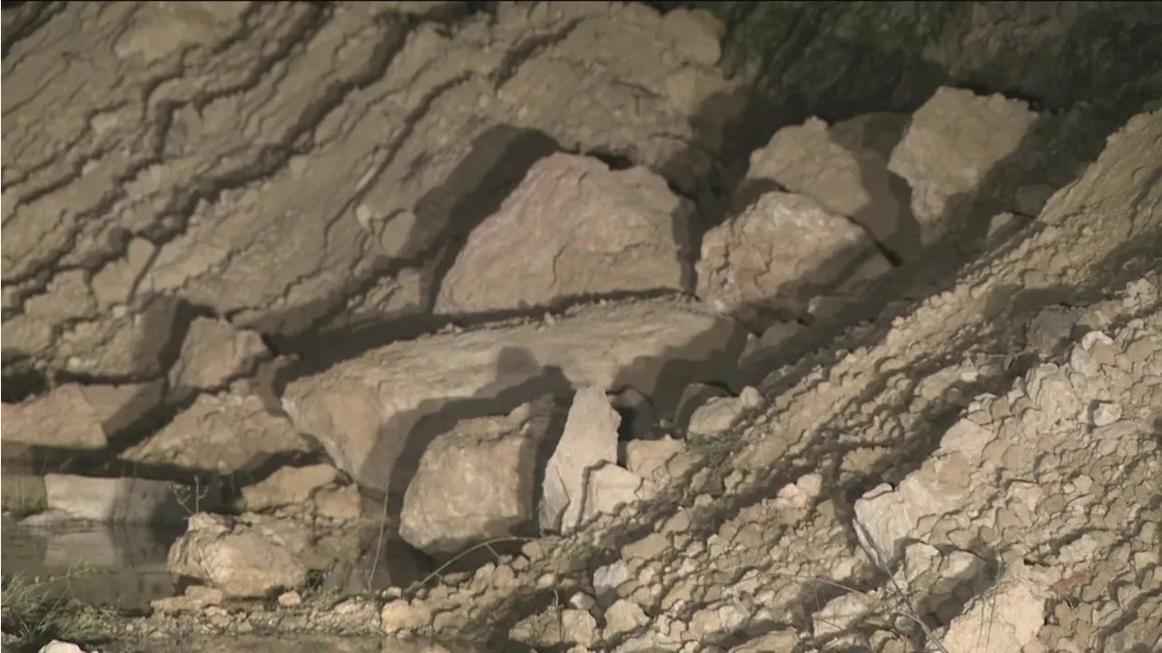 Rockslide near Pennybacker bridge temporarily blocks Loop 360