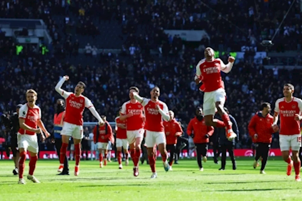 Premier League leaders Arsenal hope for Man City slip-up in title race