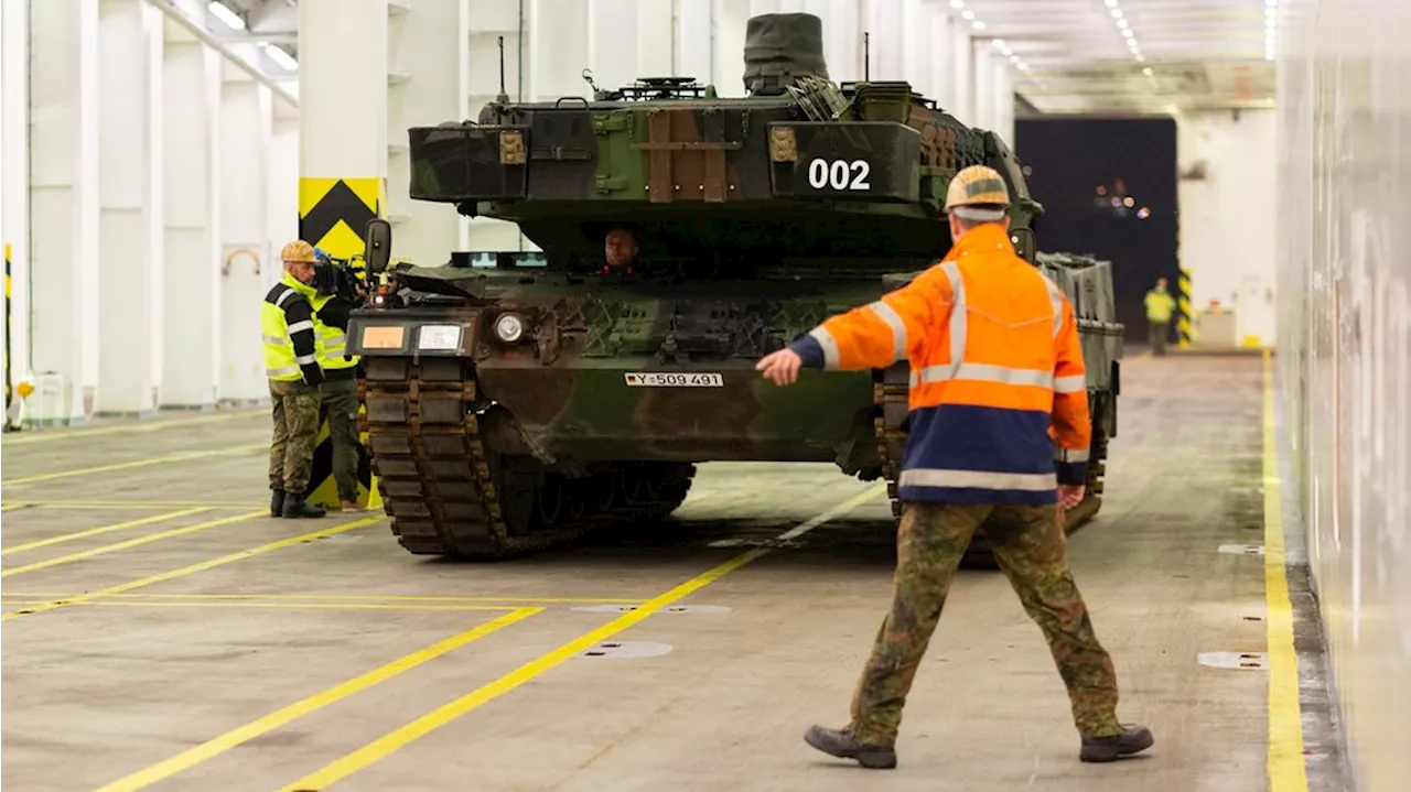NATO-Übung in Rostock: Reservisten schützen Panzer vor Angriffen