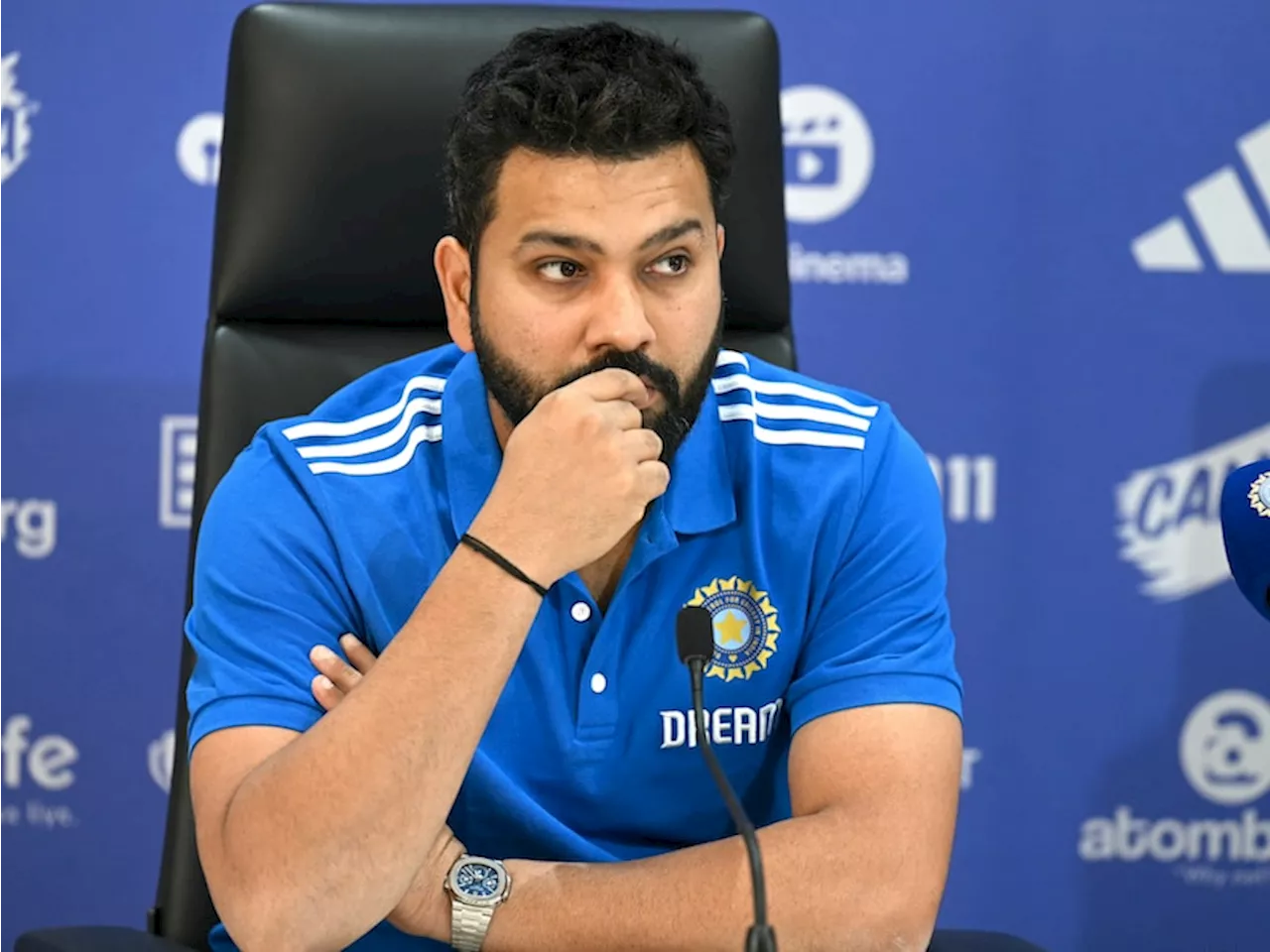 Rohit Sharma: रोहित शर्मा ने विश्व कप टीम में स्पिनर को लेकर हुए सवाल पर दिया ऐसा रिएक्शन, सोशल मीडिया वायरल हुआ वीडियो