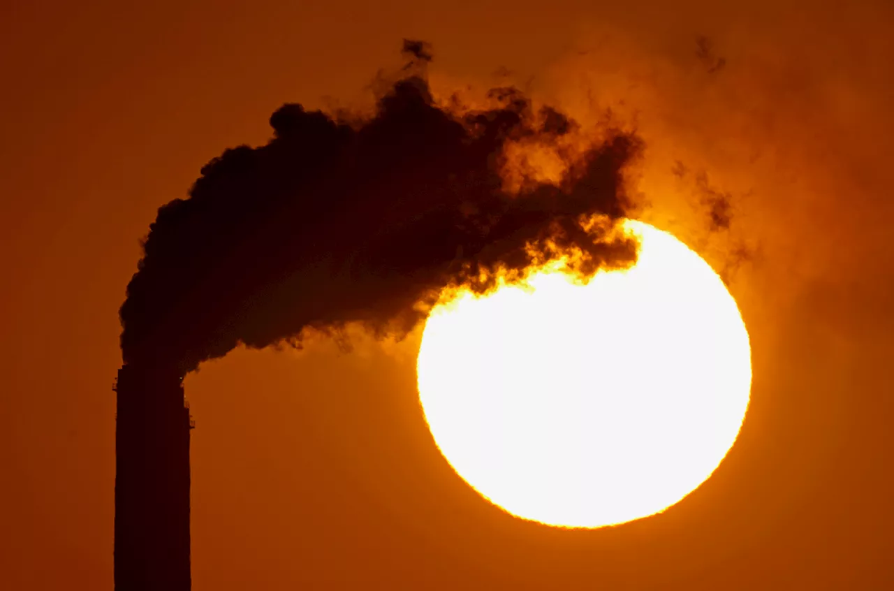 Cheap catalyst could help turn carbon dioxide into fuels