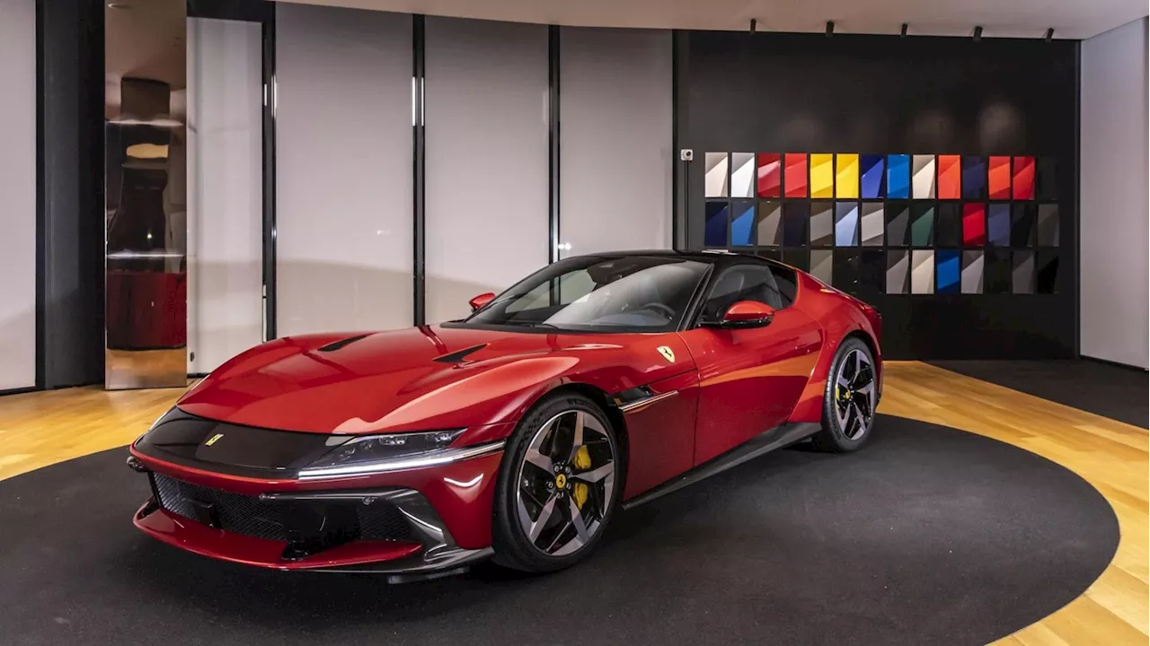 Ferrari 12Cilindri, Maranello celebra la storia con una nuova supercar da sogno e un record