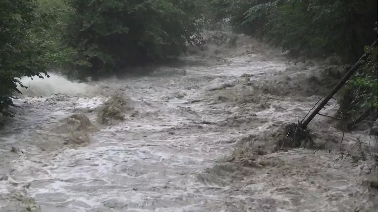 Hitze und Unwetter Deutschland im Liveticker: Unwetter erreicht Deutschland