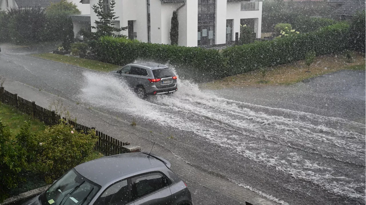 Unwetterlage über Deutschland: Hitze und Schwüle bringen Gewitter mit Sturzfluten und Tornados