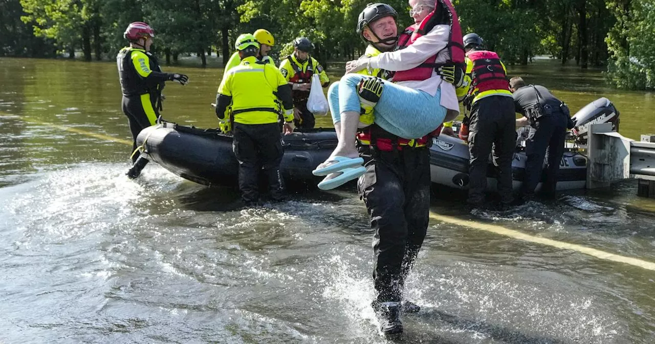 Torrential rains inundate southeastern Texas, causing flooding that has closed schools and roads