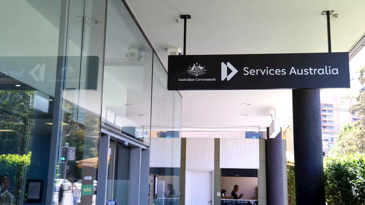 Hundreds of security guards announced for Centrelink, Medicare centres