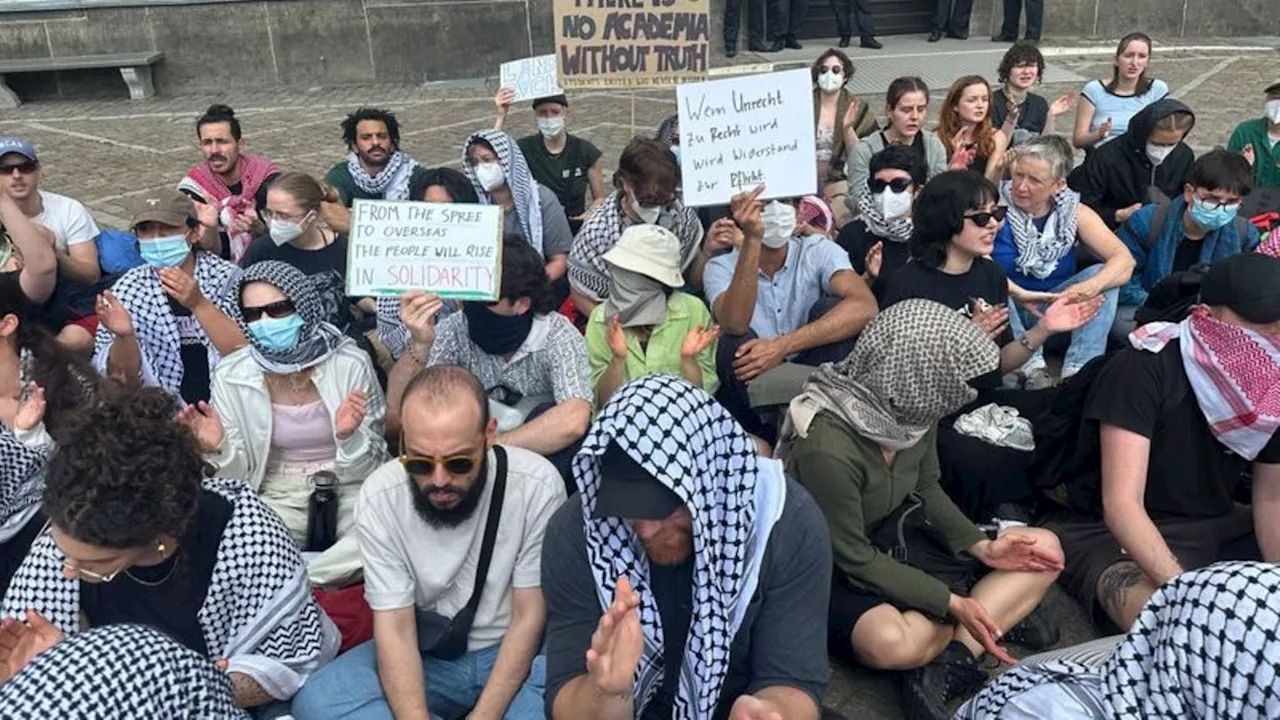 Demonstration: Propalästinensische Proteste vor HU Berlin