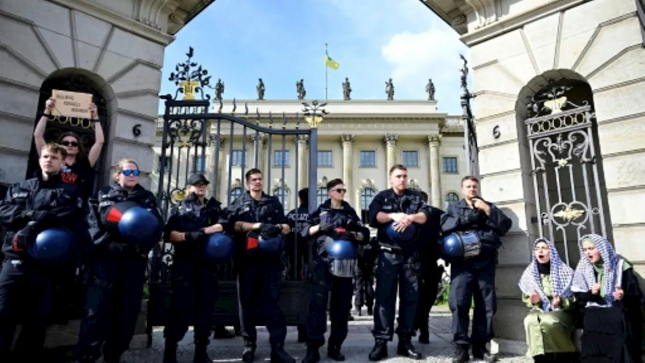 Pro-palästinensische Proteste an Unis weiten sich aus - Polizeieinsatz in Berlin