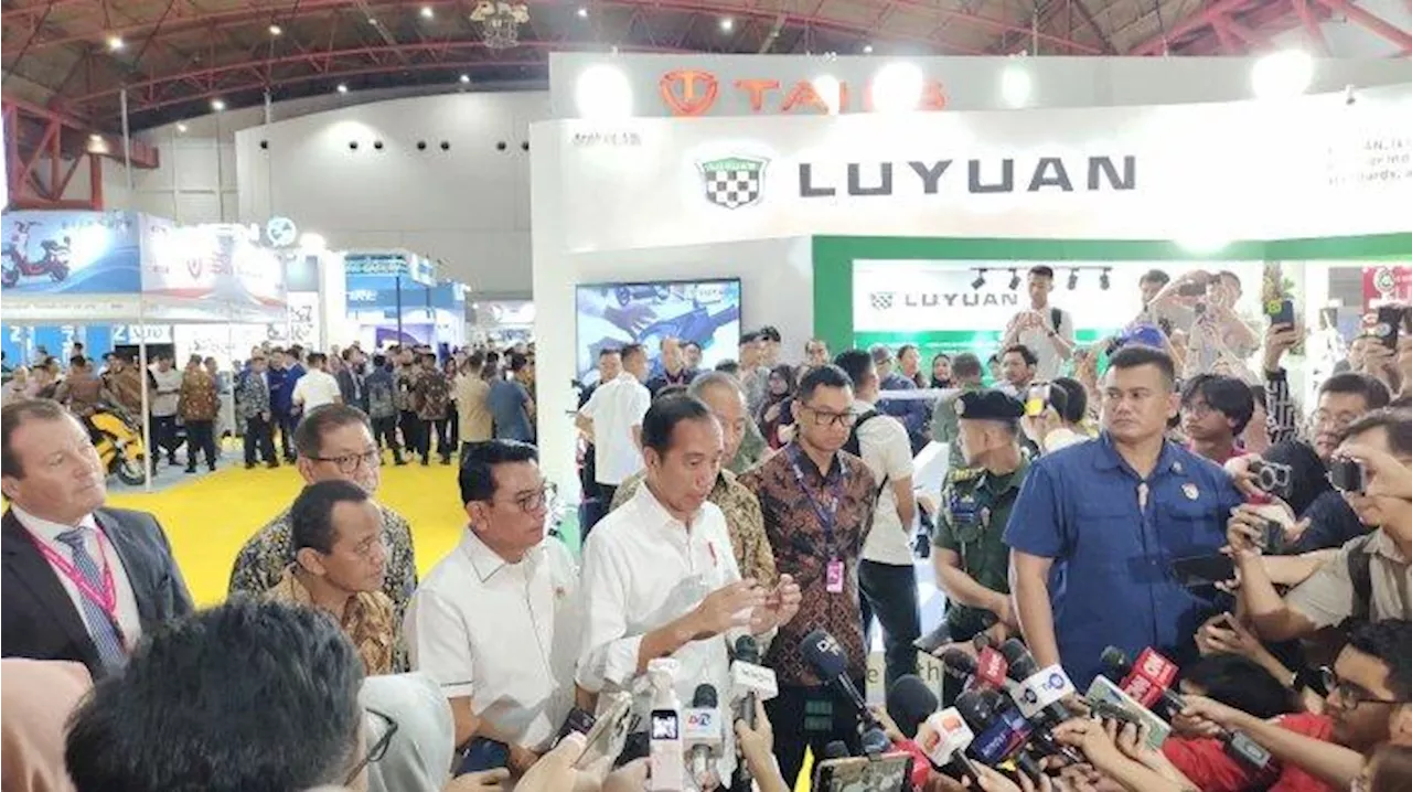 Jokowi Kunjungi PEVS 2024, Janjikan Pabrik Baterai Mobil Listrik Beroperasi Bulan Depan