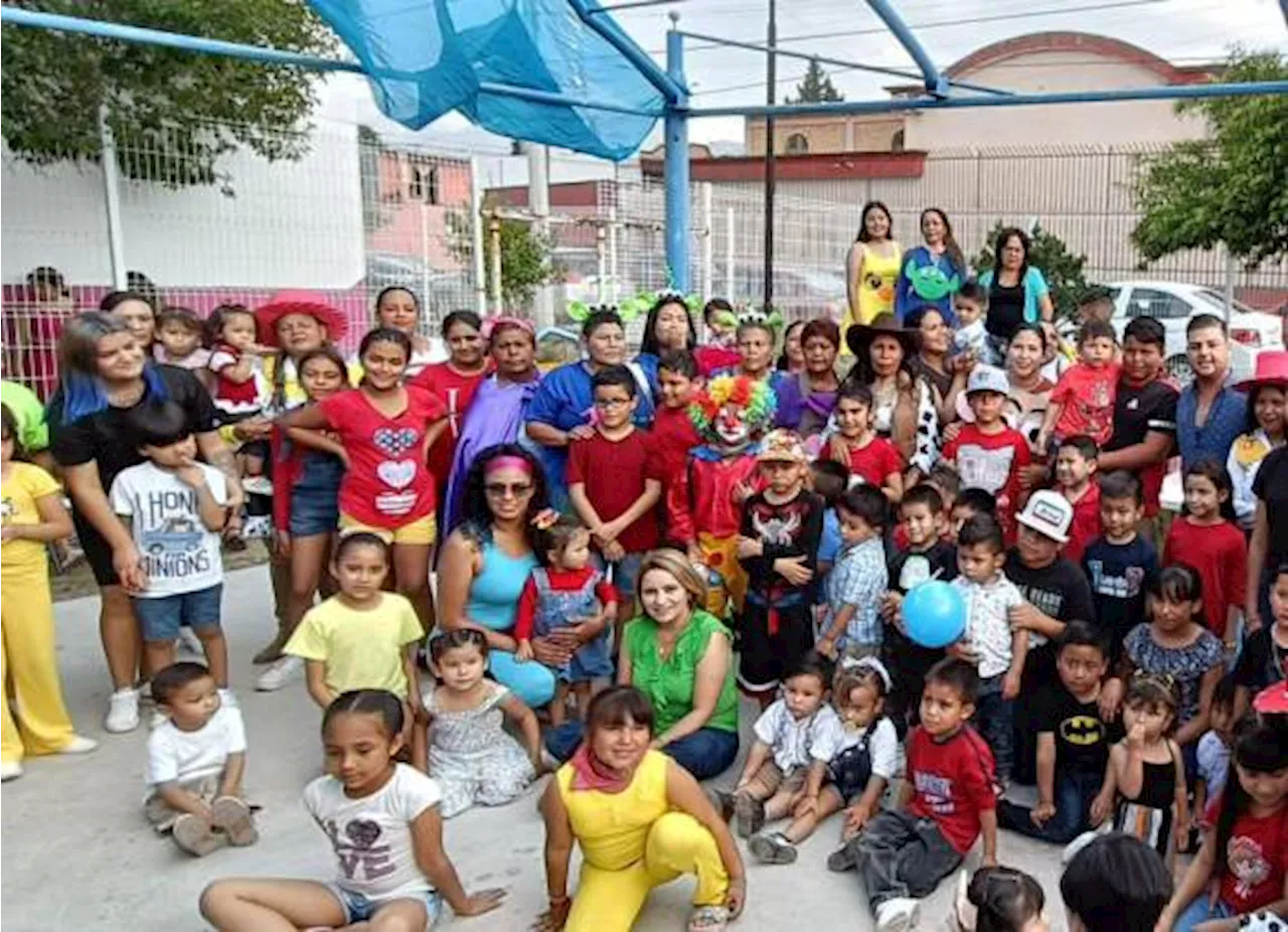 Festejan a los niños en los centros comunitarios de Saltillo