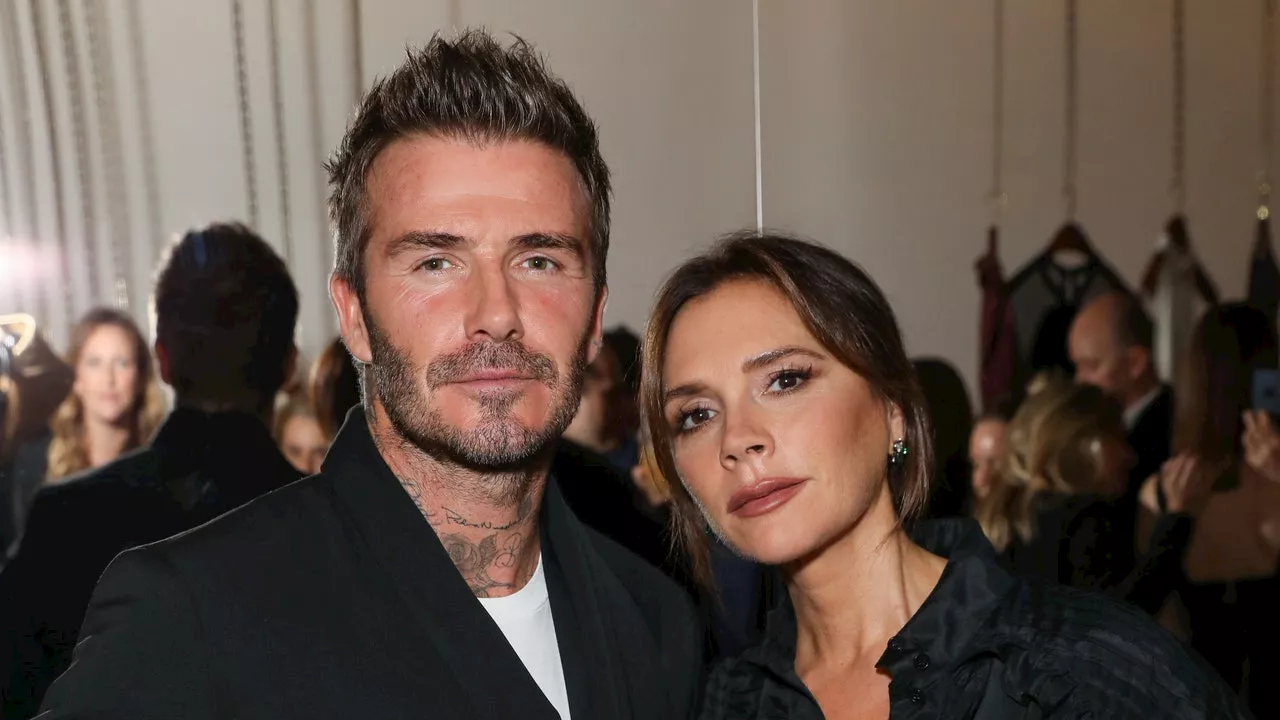 Un vídeo sin camiseta tras hacer deporte y varias fotos del álbum familiar: así ha felicitado Victoria Beckham a su marido David su 49 cumpleaños