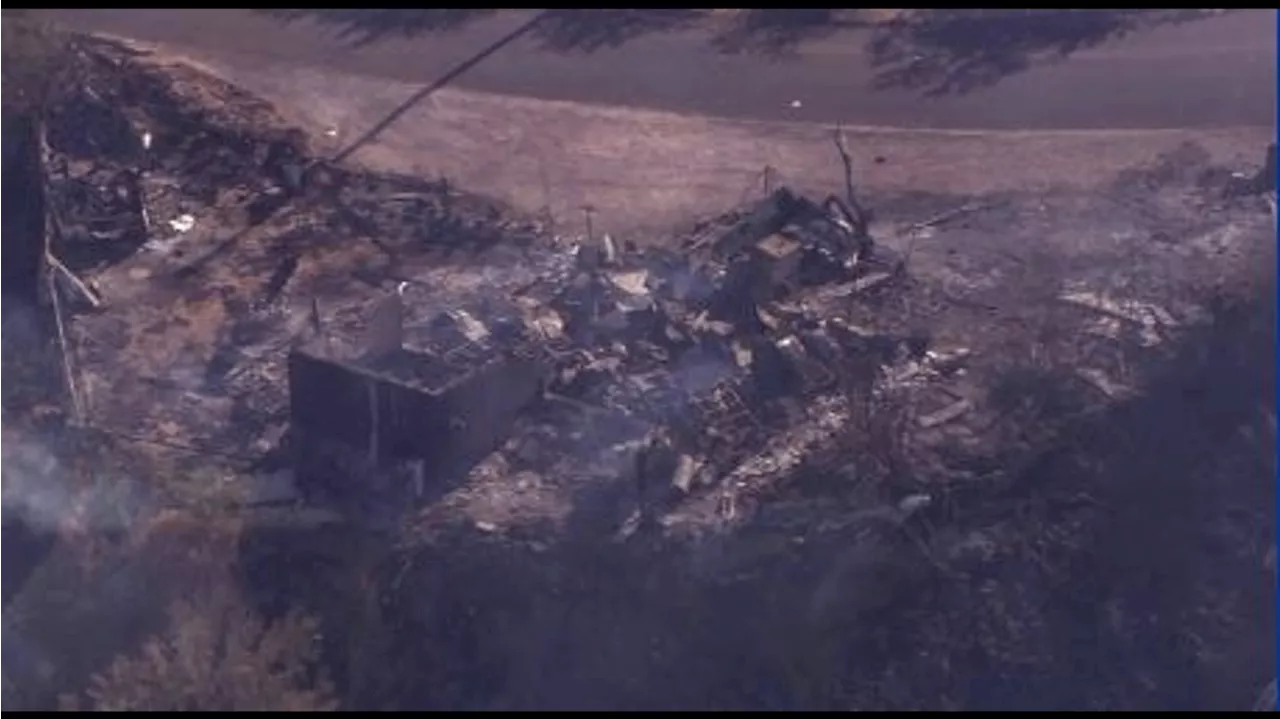 Fire in Pinal County destroys 2 homes, forces hundreds of people to evacuate