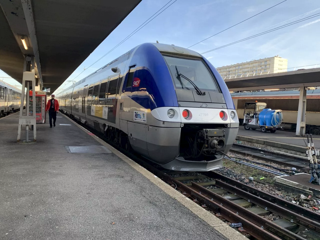 La ligne SNCF entre Orléans et Paris à l'arrêt après une panne d'alimentation électrique