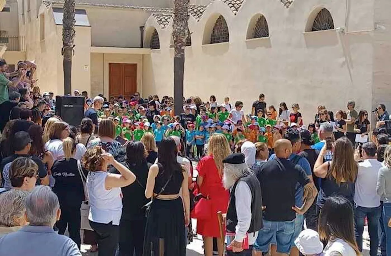 A Sinnai alunni in piazza nella giornata dedicata al sardo