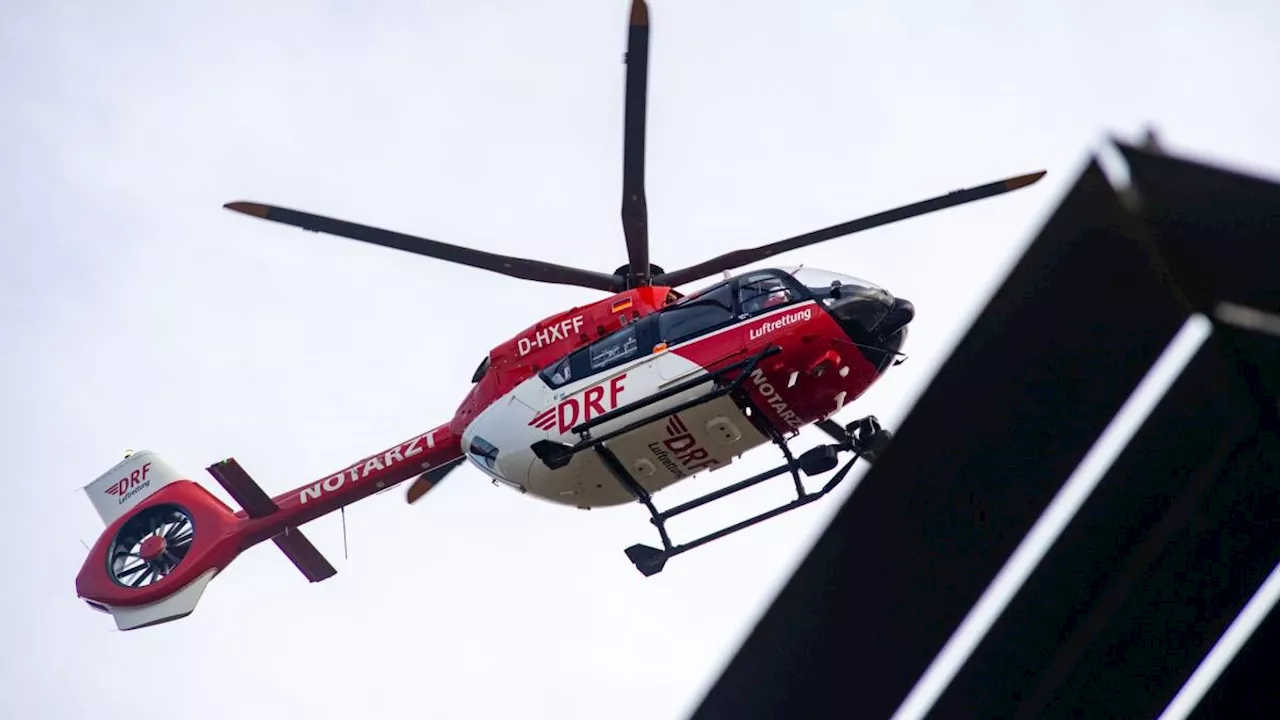 Junger Rollerfahrer prallt gegen Wohnwagen und stirbt