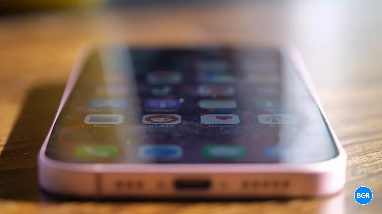 iOS 18’s killer AI feature might be data privacy unlike anyone else